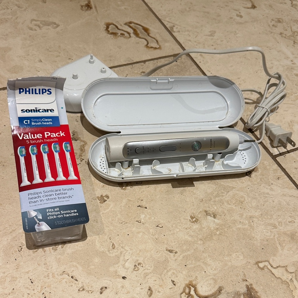 Philips Sonicare White Electric Toothbrush Set
